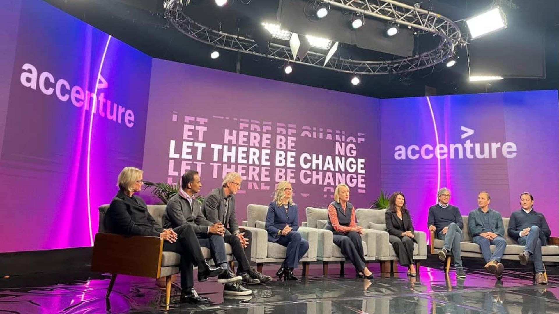 TriVision hybrid event space