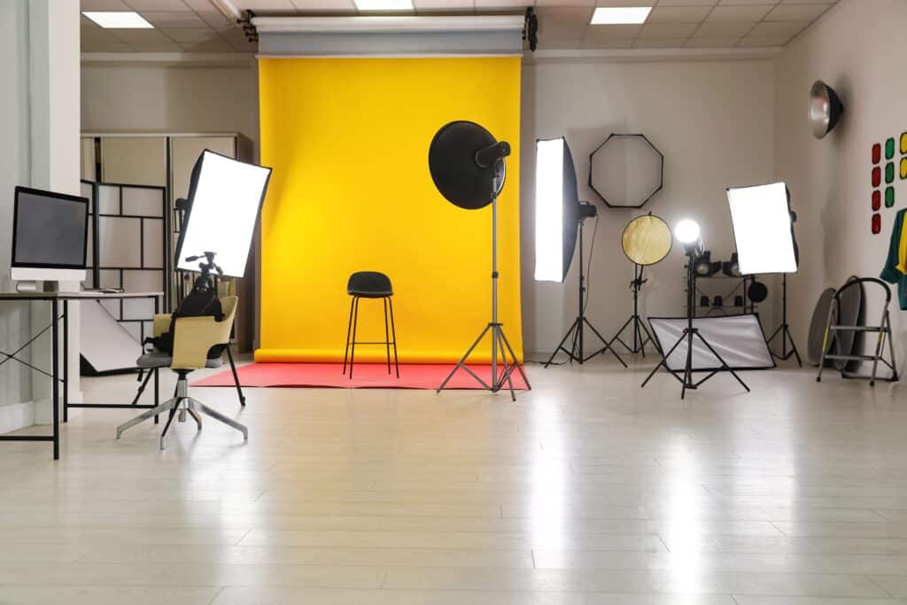 High-quality photography studio with professional lighting, backdrops, and equipment for creative photo shoots and video productions. Perfect for commercial, portrait, and product photography.